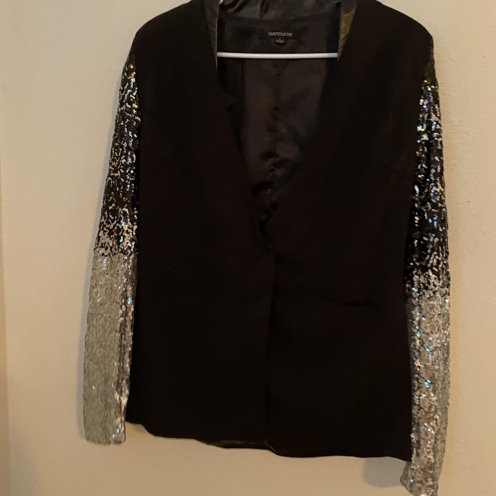 Sequined sleeves one button blazer